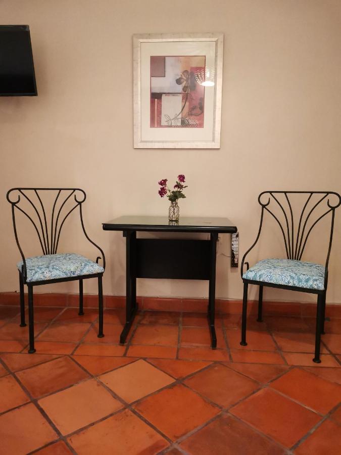 Hotel Las Alamedas Guanajuato Pokoj fotografie